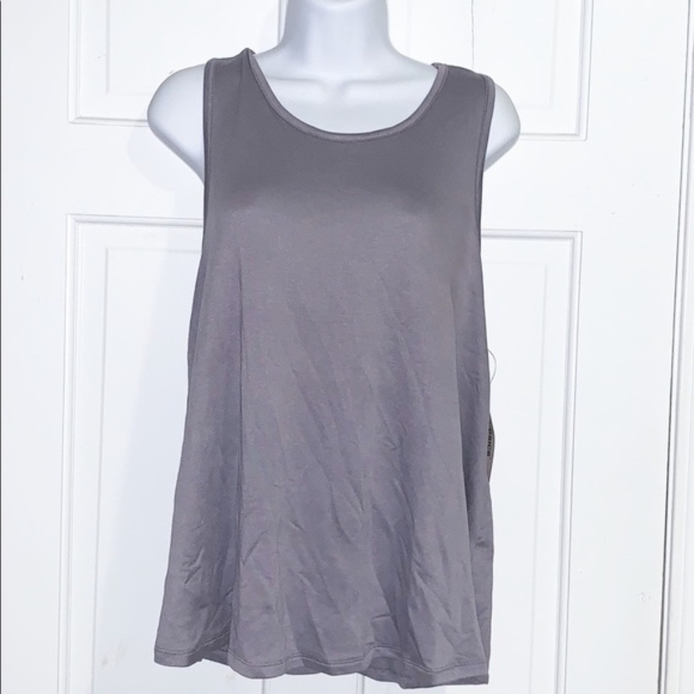Tresics Twist Back Tank Top work out top